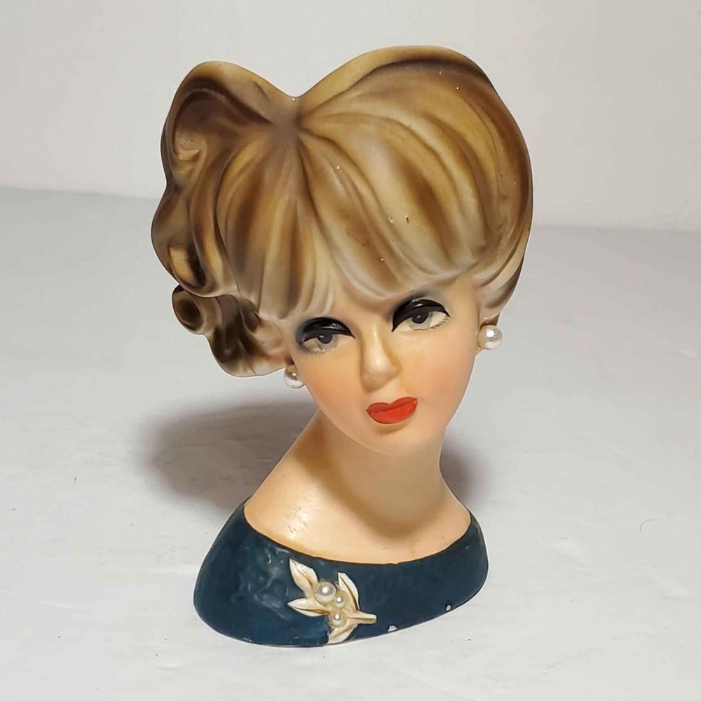 Elegant Brown and Blue Ceramic Hair Bust
